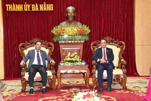 ຄະນະຜູ້ແທນໜັງສືພິມປະຊາຊົນຢ້ຽມຢາມນະຄອນດາໜັງ ສສ ຫວຽດນາມ