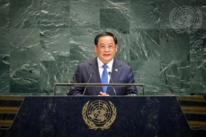 ນາຍົກລັດຖະມົນຕີ ຂຶ້ນກ່າວຄໍາປາໄສຕໍ່ກອງປະຊຸມພາກອະພິປາຍທົ່ວໄປສະມັດຊາໃຫຍ່ອົງການ ສປຊ ສະໄໝທີ 80 ຢ່າງເປັນທາງການ ເນັ້ນໜັກການສົ່ງເສີມຫຼັກການພົວພັນຫຼາຍຝ່າຍ ແລະ ຮຽກຮ້ອງການສະໜັບສະໜູນປະເທດທີ່ຢູ່ໃນສະຖານະພາບພິເສດ