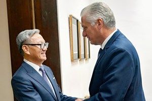 ລັດຖະມົນຕີກະຊວງການຕ່າງປະເທດ ເຂົ້າຢ້ຽມຂໍ່ານັບ ການນໍາຂັ້ນສູງ ສກູບາ