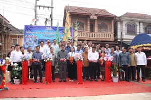 ເມືອງຂວາ ເປີດການນໍາໃຊ້ສວນສາທາລະນະ ໜໍ່ໄມ້ຈໍາລອງ