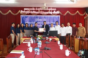 ບໍລິສັດ ຊີເຄພາວເວີຈໍາກັດ ແລະ ບໍລິສັດ ໄຊຍະບູລີພາວເວີ ຈໍາກັດ ມອບຄອມພິວເຕີໃຫ້ເມືອງແກ່ນທ້າວ.