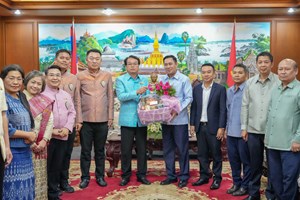 ເຈົ້າແຂວງຈຳປາສັກ ຕ້ອນຮັບຫຼາຍພາກສ່ວນ ທີ່ມາຮ່ວມງານບຸນປະວໍຣະນາ ອອກພັນສາ-ຊ່ວງເຮືອປະເພນີ ປະຈໍາປີ