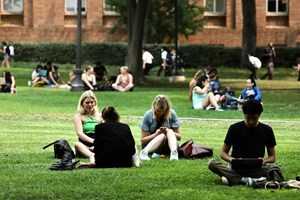 ການນໍາໃຊ້ ແອັບ ChatGPT ປະຈໍາວັນຫຼຸດລົງ