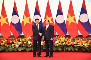 ເລຂາທິການໃຫຍ່ ປະທານປະເທດ ແຫ່ງ ສປປ ລາວ ພົບປະກັບ ນາຍົກລັດຖະມົນຕີ ແຫ່ງ ສສ ຫວຽດນາມ