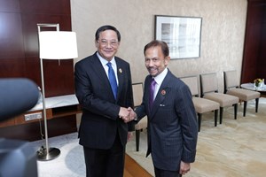 ນາຍົກລາວ ຢ້ຽມຂໍ່ານັບ ສົມເດັດ ຊຸນຕານ ແຫ່ງ ບຣູໄນ ດາຣູຊາລາມ ໃນໂອກາດເຂົ້າຮ່ວມກອງປະຊຸມສຸດຍອດອາຊຽນ ຄັ້ງທີ 47