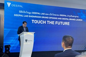 ເປີດວາງສະແດງລົດໄຟຟ້າຫຼູສູ່ໂລກແຫ່ງພະລັງງານສະອາດ