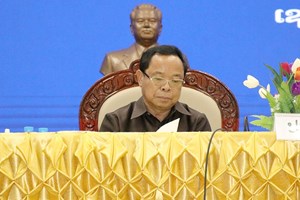 ປະທານຄະນະກວດກາສູນກາງພັກ ພົບປະໂອ້ລົມພະນັກງານຫຼັກແຫຼ່ງແຂວງເຊກອງ