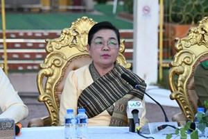 ບຸນນະມັດສະການພະທາດຫຼວງ ມີຫຼາຍສິນຄ້າມາວາງສະແດງ ແລະ ຈໍາໜ່າຍ