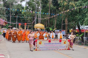 ບິກຊີຊຸບເປີເຊັນເຕີລາວ ຈຳກັດ ສັດທາຫຼັກບຸນກະຖິນ ທີ່ວັດປ່ານາຄູນນ້ອຍ