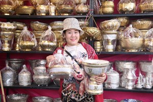 ຫັດຖະກໍາວັນມີນາ ໄດ້ຮັບຄວາມສົນໃຈຈາກມວນຊົນໃນງານບຸນພະທາດຫຼວງ