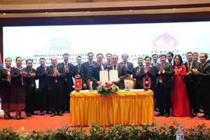 ທນບ-ທນສ ພົບປະ ແລະ ບັນລຸການເຊັນ MOU