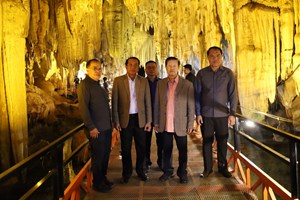 ອະດີດຮອງນາຍົກລັດຖະມົນຕີ ຢ້ຽມຊົມສະຖານທີ່ທ່ອງທ່ຽວ ບຶງໜອງເທົາ ແລະ ຖໍ້າປາເຊືອມ