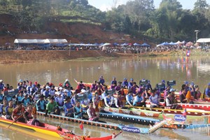 ເມືອງເງິນປິດການແຂ່ງຂັນຊ່ວງເຮືອປະຈຳປີ 2025