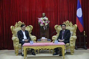 ຜູ້ແທນຄະນະໂຄສະນາສຶກສາ ແລະ ຂົນຂວາຍປະຊາຊົນສູນກາງພັກກອມມູນິດຫວຽດນາມ ເຂົ້າພົບປະຢ້ຽມຢາມ ເລຂາຄະນະບໍລິຫານງານພັກແຂວງຫຼວງພະບາງ