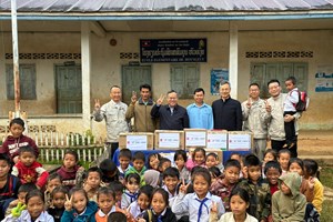 ກຸ່ມບໍລິສັດຕ້າຖັງຈີນ ສົ່ງຄວາມອົບອຸ່ນສູ່ນັກຮຽນຊົນນະບົດບ້ານຫ້ວຍເງີຍ