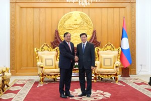 ປະທານປະເທດ ຕ້ອນຮັບ ລັດຖະມົນຕີກະຊວງການຕ່າງປະເທດ ກໍາປູເຈຍພ້ອມຄະນະເຂົ້າຢ້ຽມຂໍ່ານັບ