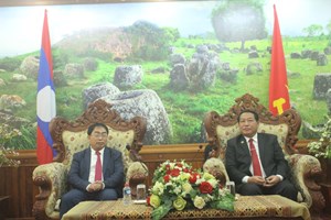 ບັນດາບໍລິສັດຂອງຈີນເຂົ້າອວຍພອນວັນຊາດແຂວງຊຽງຂວາງ