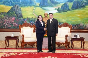 ສະຫາຍ ທອງລຸນ ສີສຸລິດ ຕ້ອນຮັບຄະນະຜູ້ແທນຂັ້ນສູງຂອງພັກກອມມູນິດກູບາ ເຂົ້າຢ້ຽມຂໍ່ານັບ