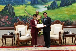 ທູດຈີນເຂົ້າຢ້ຽມຂໍ່ານັບສະຫາຍເລຂາທິການໃຫຍ່ ພັກ ປປ ລາວ ສະໄໝທີ XII