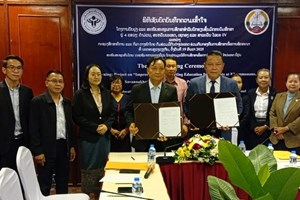 2 ພາກສ່ວນເຊັນສັນຍາຍົກລະດັບການສຶກສາມັດທະຍົມ 4 ແຂວງ