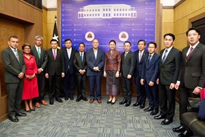 ທ່ານຮອງລັດຖະມົນຕີກະຊວງການຕ່າງປະເທດ ແຫ່ງ ສປປ ລາວ ເດີນທາງຢ້ຽມຢາມ ແລະ ເຮັດວຽກ ຢູ່ ສປ ຕີມໍເລັດສະເຕ