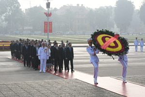 ເລຂາທິການໃຫຍ່ ປະທານປະເທດລາວ ສືບຕໍ່ເຄື່ອນໄຫວຢ້ຽມຢາມລັດຖະກິດ ຢູ່ ຫວຽດນາມ