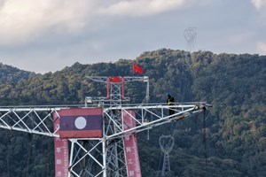 ໂຄງການເຊື່ອມຕໍ່ສາຍສົ່ງໄຟຟ້າ 500 ກິໂລໂວນລາວ-ຈີນ ໄດ້ເຊື່ອມຕໍ່ກັນຢ່າງສົມບູນ