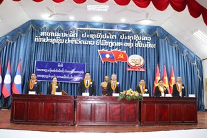 ຜູ້ສະໝັກ ສສ ນວ ລົງພົບປະຫາສຽງ ທີ່ກົມໃຫຍ່ຕໍາຫຼວດ