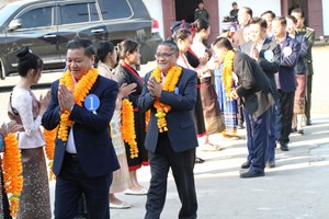 ຜູ້ມີສິດເລືອກຕັ້ງ 5 ບ້ານ ເມືອງຜົ້ງສາລີ ຕື່ນຕົວເຂົ້າຮ່ວມຮັບຟັງການໂຄສະນາຫາສຽງຢ່າງຄືກຄື້ນ