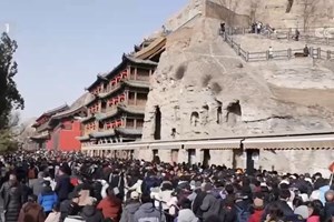 ໃນ​ໄລ​ຍະ​ພັກ​ບຸນ​ກຸດ​ຈີນ​ ມີ​ນັກ​ທ່ອງ​ທ່ຽວ​ອອກ​ເດີນ​ທາງ 596 ລ້ານ​ເທື່ອ​ຄົນ