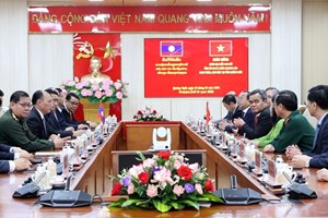 ສະຫາຍເລຂາພັກແຂວງອັດຕະປື ເຄື່ອນໄຫວຢ້ຽມຢາມ ແລະ ອວຍພອນປີໃໝ່ ຄະນະນໍາແຂວງກວາງຫງາຍ