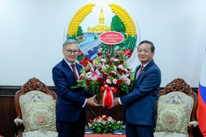 ທູດ​ຫວຽດນາມ ເຂົ້າ​ຊົມເຊີຍສະຫາຍ ທອງ​ສະຫວັນ ພົມວິຫານ