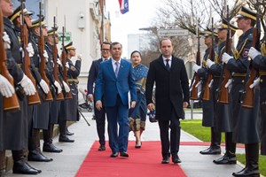 ເອກອັກຄະລັດຖະທູດ ສປປ ລາວ ຍື່ນສານຕາຕັ້ງ ຕໍ່ ປະທານາທິບໍດີ ສາທາລະນະລັດ ສະໂລເວນີ