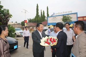 ການນຳແຂວງເຊກອງຕ້ອນຮັບການນຳແຂວງກວາງຈິ້