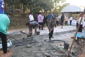 ເປີດໂຄງການກໍ່ສ້າງເສັ້ນທາງເບຕົງ ອ້ອມຂ້າງເທສະບານເມືອງຕະໂອ້ຍ 1,200 ແມັດ