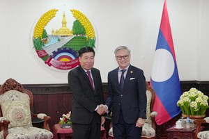 ລັດຖະມົນຕີກະຊວງການຕ່າງປະເທດ ຕ້ອນຮັບ ຄະນະຜູ້ແທນ ຫວຽດນາມ