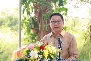 ປະທານ ADB ຢ້ຽມຢາມກຸ່ມຜະລິດພືດຜັກເປັນສິນຄ້າ ທີ່ດອນຊິງຊູ້