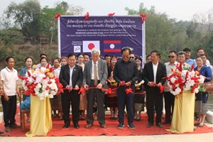 ເປີດການນຳໃຊ້ຂົວນ້ຳລົ້ນ ຂ້າມນ້ຳຄານ ລະຫວ່າງບ້ານສວນຫຼວງ ຫາ ບ້ານຫ້ວຍເຢັນ