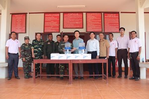 ອົງການກາແດງແຫ່ງຊາດລາວມອບເຄື່ອງກອງນ້ຳໃຫ້ທະຫານແຂວງຈຳປາສັກ