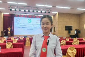 ພາກພູມໃຈ ໄດ້ຮັບທຶນການສຶກສາຈາກ ບໍລີສັດຊີໂນທຣາມ-ພີແອວຈີລາວ ໂລຈິສຕິກ ຈໍາກັດ