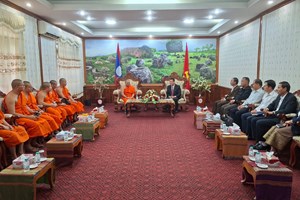ຮອງປະທານສູນກາງ ອພສ ພົບປະການນຳແຂວງຊຽງຂວາງ