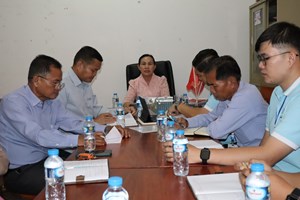 ພະແນກກະສິກໍາ ແລະ ສິ່ງແວດລ້ອມ ແຂວງຄໍາມ່ວນ ໄດ້ອຸປະກອນປ້ອງກັນພະຍາດສັດໃຫຍ່