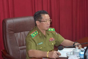 ຮອງລັດຖະມົນຕີກະຊວງ ປກສ ຢ້ຽມຢາມໂອ້ລົມຄະນະນຳ ປກສ ແຂວງຈຳປາສັກ
