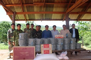 ຄະນະບໍລິຫານງານພັກເມືອງບໍ່ແຕນ ເຄື່ອນໄຫວຊຸກຍູ້ທະຫານຊາຍແດນ 159