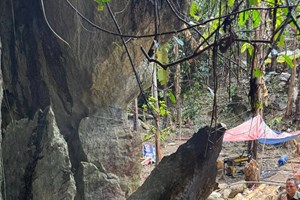 ຄວາມຄືບໜ້າ ການຊ່ວຍເຫຼືອຜູ້ຕິດຖໍ້າ 7 ຄົນຢູ່ໄຊສົມບູນ