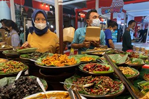 ອິນໂດເນເຊຍ ຍົກລະດັບໂຄງການອາຫານຟຣີ