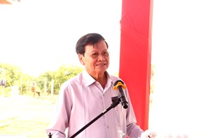 ເລຂາທິການໃຫຍ່ ໃຫ້ຂະໜານນາມ ຕາແສງຕາເວັນອອກ ລອຍເມກ