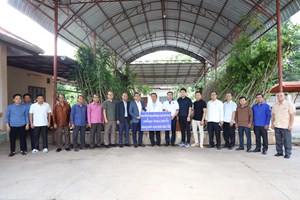 ສະມາຄົມນັກທຸລະກິດ ມອບຕົ້ນຄູນ ໃຫ້ແຂວງຄໍາມ່ວນ ຮ່ວມສ້າງພື້ນທີ່ສີຂຽວ