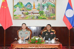 ຫົວໜ້າກົມໃຫຍ່ພະລາທິການກອງທັບ ຕ້ອນຮັບຫົວໜ້າກອງແພດລົດໄຟເສນາຮັກ ສປ ຈີນ