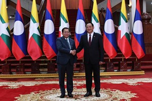 ນາຍົກລັດຖະມົນຕີ ແຫ່ງ ສປປ ລາວ ພົບປະກັບ ປະທານາທິບໍດີ ແຫ່ງ ສສ ມຽນມາ